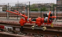 Hydraulic internal combustion bolt wrench